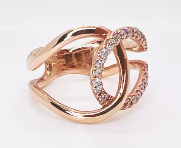 14 Karat Rose Gold Round Brilliant Diamond Ring D2