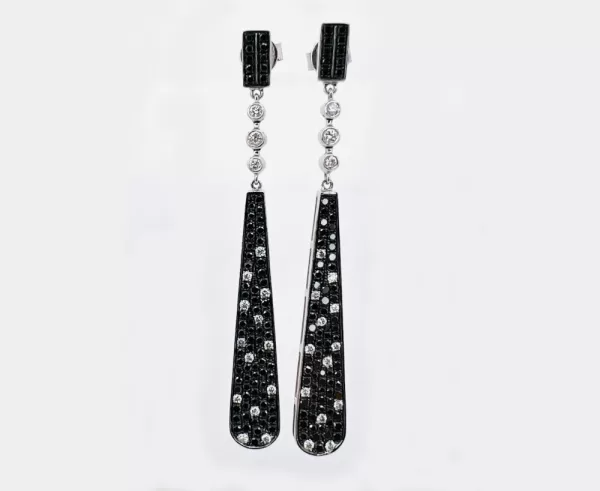 18 Karat White Gold Round Brilliant | Black Diamond Earrings
